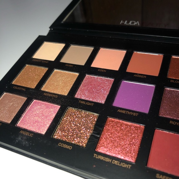 Huda Beauty - Picture 3 of 4